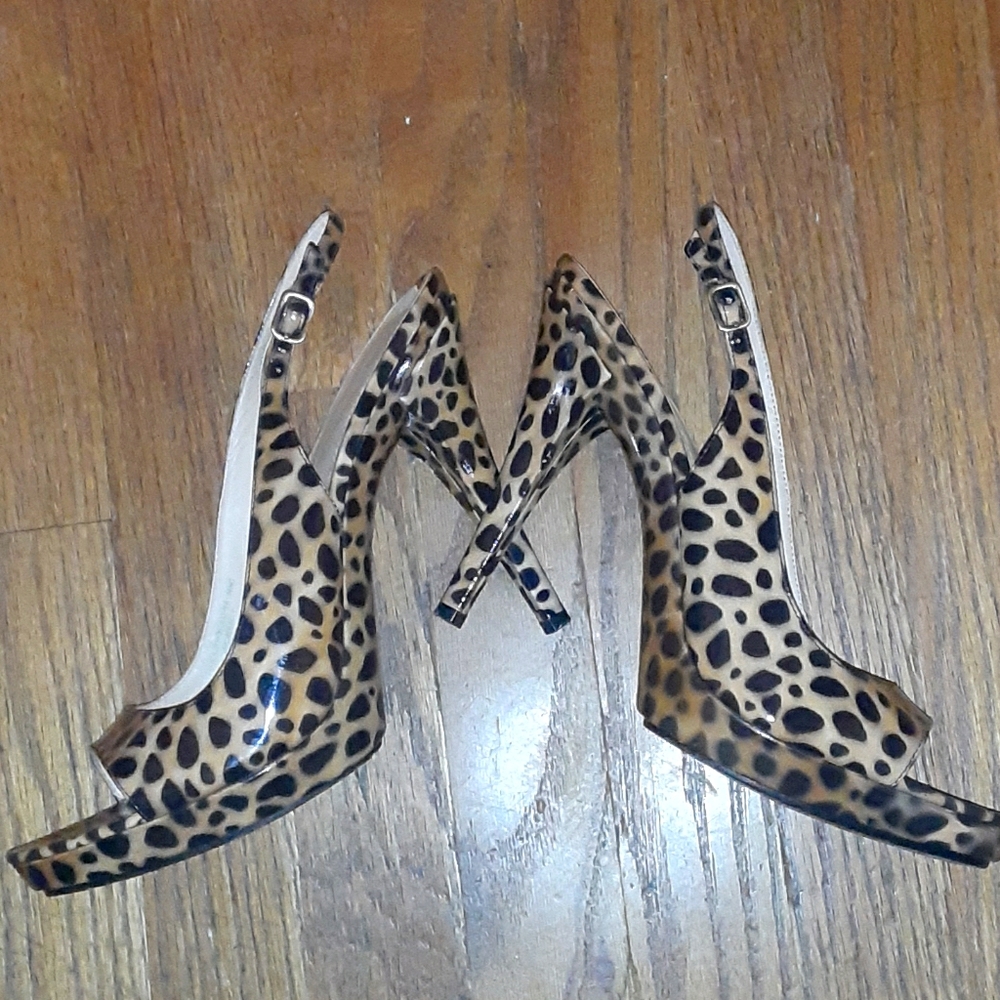 Via Spiga Leather Cheetah print slingbacks